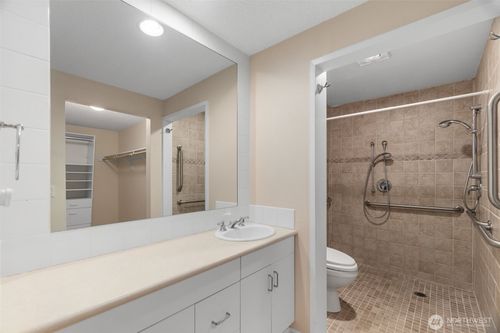 apt-203-908 E Bay Dr Ne, Olympia, WA, 98506-1225 | Card Image