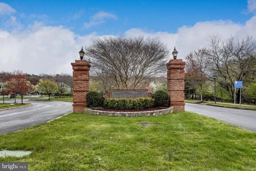 5968-301-5968 Westchester Park Dr, COLLEGE PARK, MD, 20740-2813 | Card Image