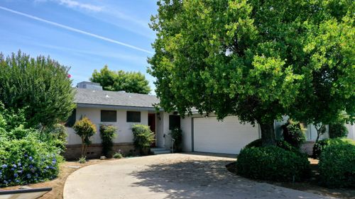 250 S Gloria Ave, Dinuba, CA, 93618-2022 | Card Image
