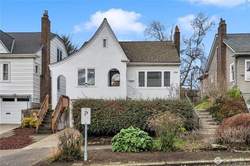 154 Nw 73rd Street, Seattle, WA, 98117 | Card Image