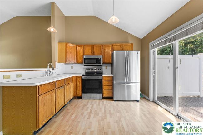 197 Broad Mountain View Dr, House other with 2 bedrooms, 2 bathrooms and null parking in Jim Thorpe PA | Image 4
