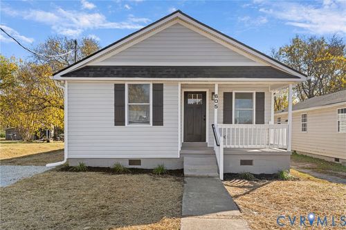 605 High School St, Emporia, VA, 23847-1310 | Card Image