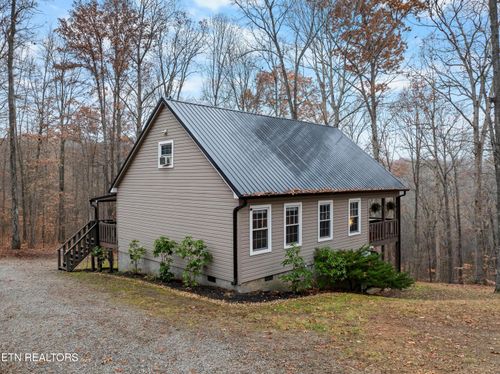 598 Hiwassee View Dr, Jacksboro, TN, 37757-4917 | Card Image