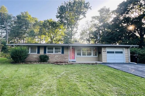 615 Crest Ct, Kirkwood, MO, 63122-5716 | Card Image