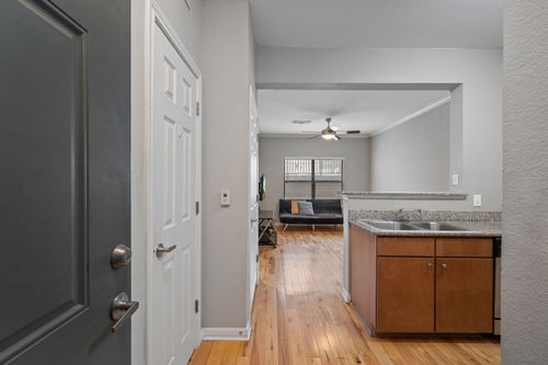 207-2502 Leon St, Austin, TX, 78705-4493 | Card Image