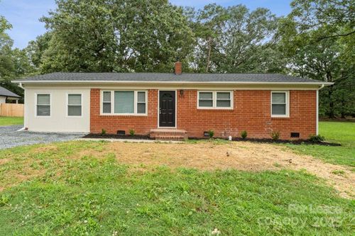 905 Clark St, Wingate, NC, 28174-8215 | Card Image