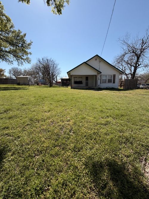 200 S Cleveland, Meridian, TX, 76665-4802 | Card Image