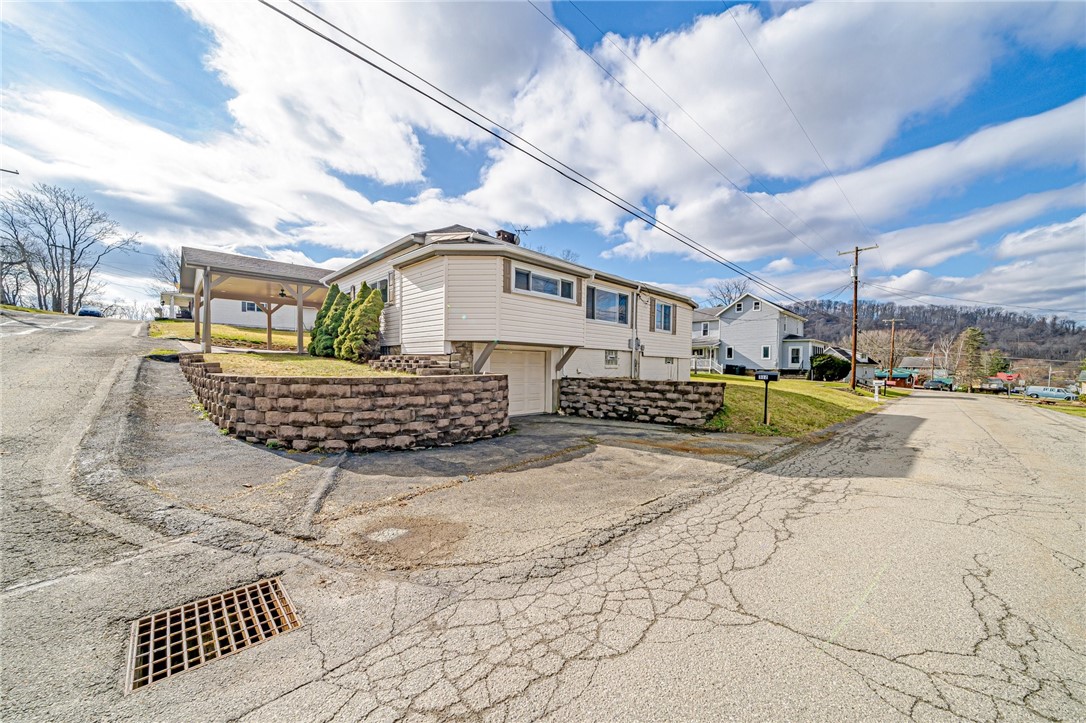 Pittsburgh St, West Newton, PA 15089