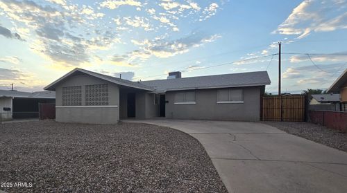 2211 W Pecan Rd, Phoenix, AZ, 85041-3733 | Card Image