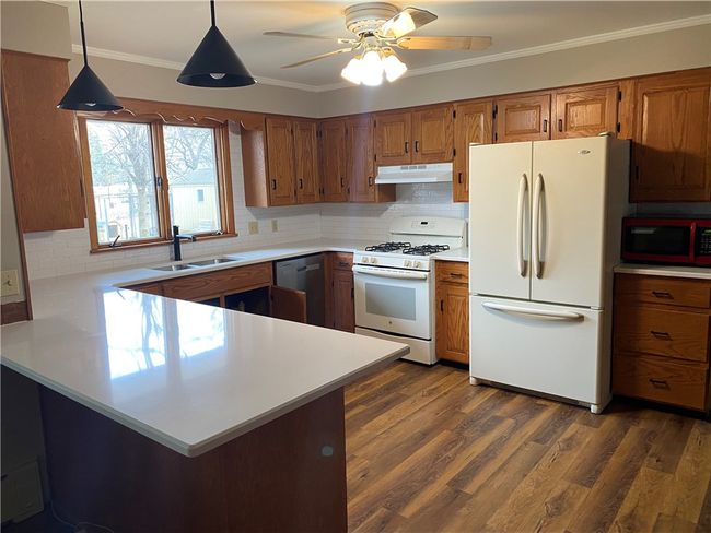 Kitchen | Image 7
