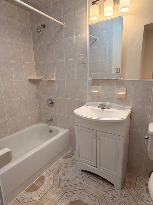 310 S 7th Ave, Mount Vernon, NY, 10550-4016 | Card Image