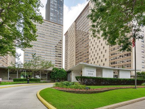2125-3950 N Lake Shore Dr, Chicago, IL, 60613-3486 | Card Image