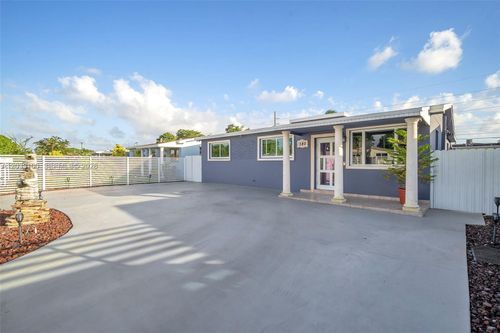 0-380 W 30th St, Hialeah, FL, 33012-5312 | Card Image