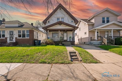 1706 Nevada St, Toledo, OH, 43605-2760 | Card Image