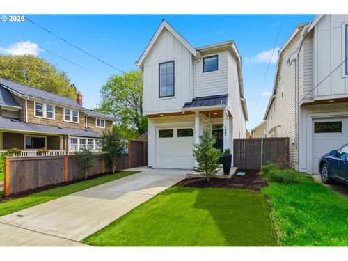 7462 N Stockton Ave, Portland, OR, 97203-4539 | Card Image