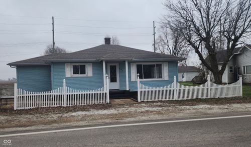 207 N Main St, Mellott, IN, 47958-8018 | Card Image