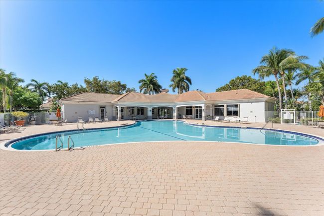 6204 Sandy Bank Ter, Condo with 2 bedrooms, 3 bathrooms and null parking in Riviera Beach FL | Image 25