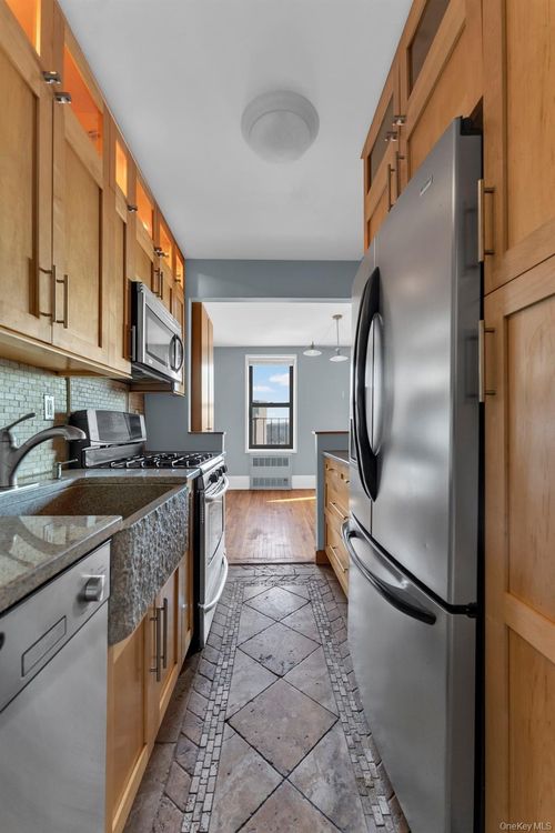 apt-6i-2015 Saint Paul Ave, Bronx, NY, 10461-3959 | Card Image