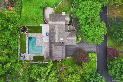 46 Heritage Ct, Kingston, NY, 12401-6100 | Card Image