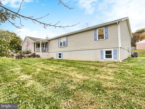 158 Farm Dr, THOMPSONTOWN, PA, 17094-8963 | Card Image