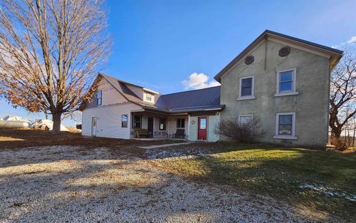 16922 April Ave, Elgin, IA, 52141-8015 | Card Image