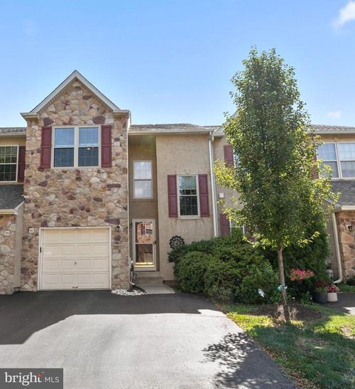 81 Chadwick Cir, NORRISTOWN, PA, 19403-4560 | Card Image