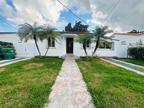 3052 Sw 6th St, Miami, FL, 33135-2735 | Card Image