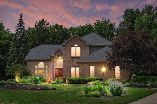 2245 S Foxglove Court, New Berlin, WI, 53151 | Card Image