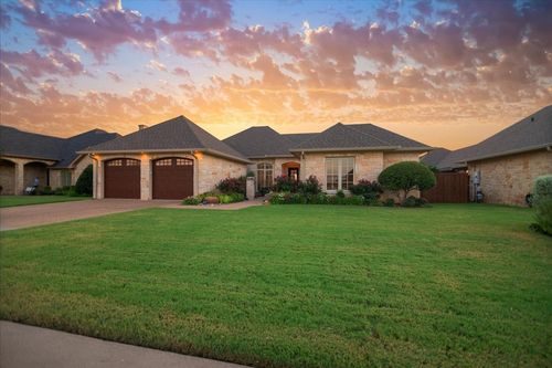 1608 Ridgewood Dr, Waco, TX, 76710-1093 | Card Image