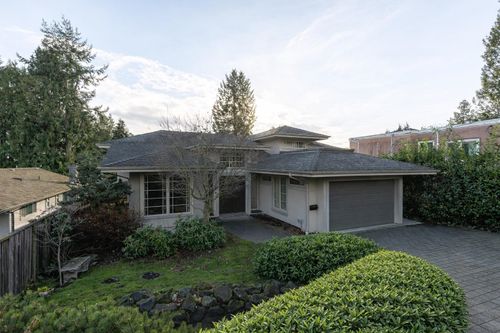 2566 Marine Dr, West Vancouver, BC, V7V1L4 | Card Image