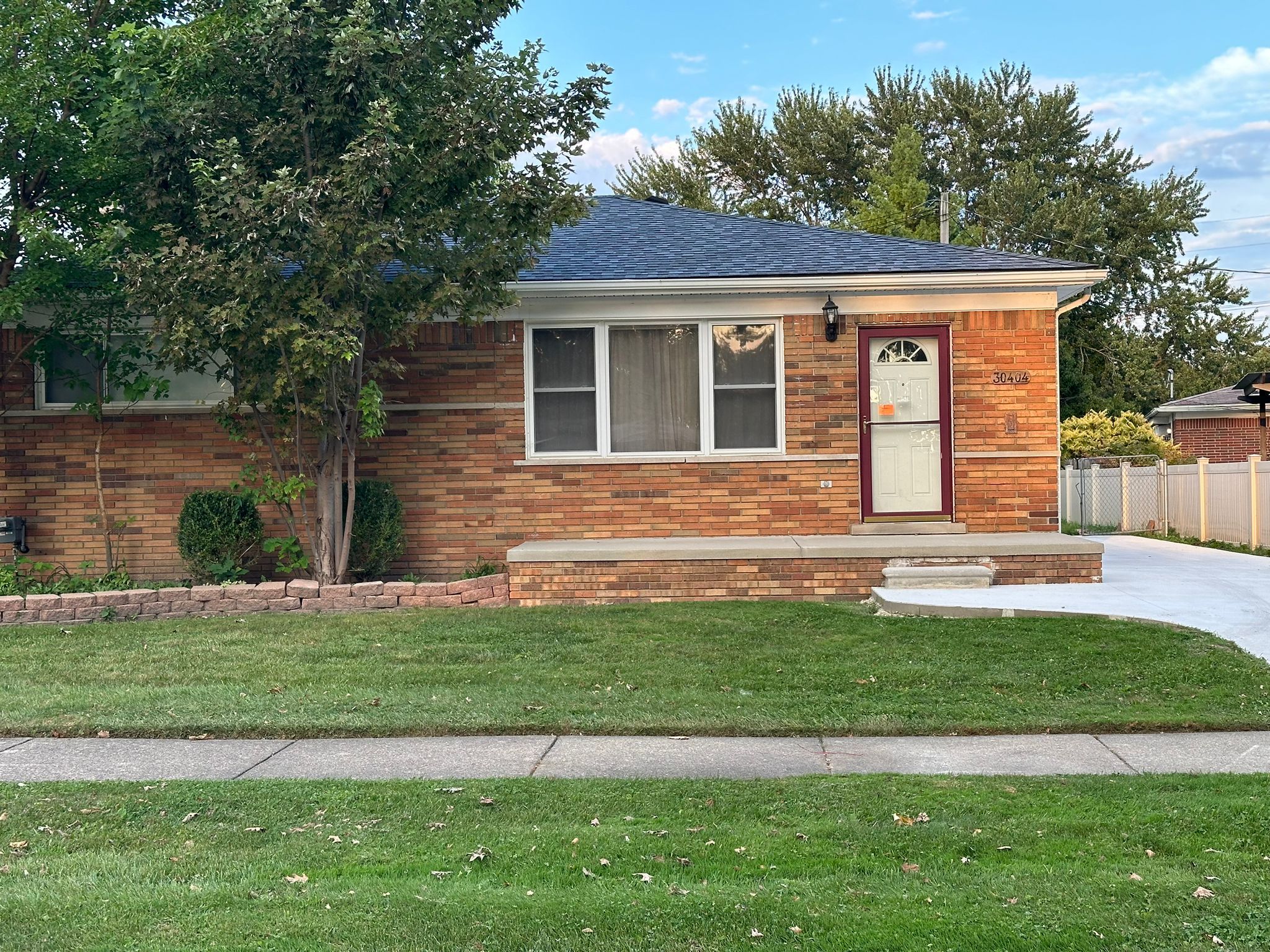 Taylor St, Saint Clair Shores, MI 48082