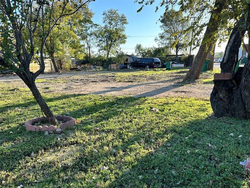 805 E E 8th, Belton, TX, 76513 | Card Image