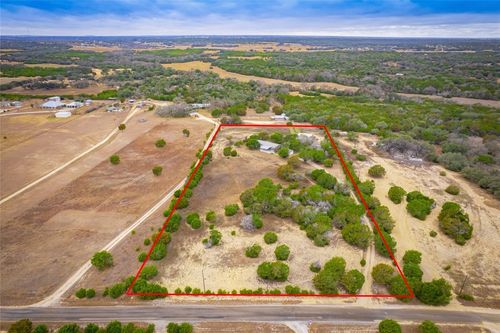 635 Ramms Dr, Florence, TX, 76527-4757 | Card Image