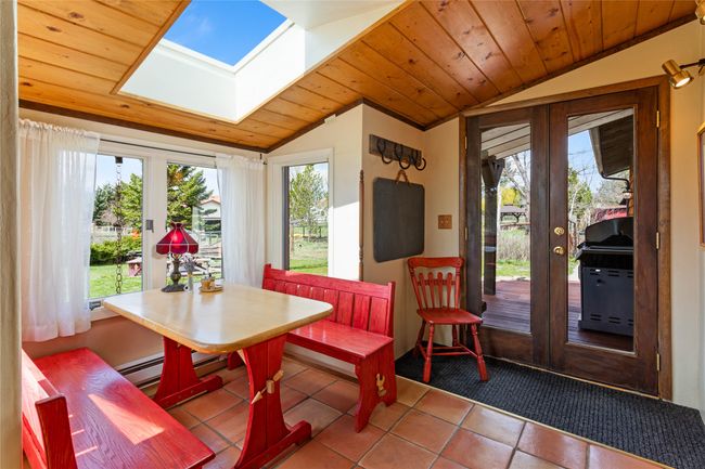 Breakfast Nook / Porch Entry | Image 22