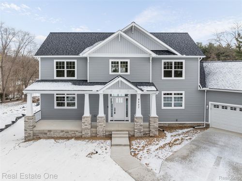 8527 Mystic Pines Ct, Pinckney, MI, 48169-2102 | Card Image