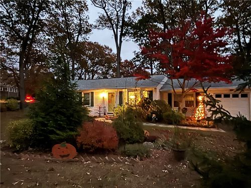 4 Pine Crest Dr, Woonsocket, RI, 02895-1515 | Card Image