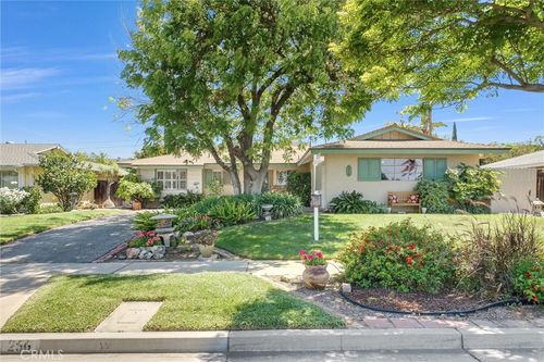 256 E Monterey Rd, Corona, CA, 92879-2834 | Card Image