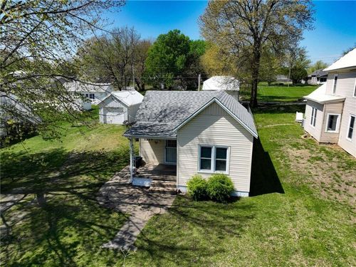 1539 1st Ave W, Horton, KS, 66439-1220 | Card Image