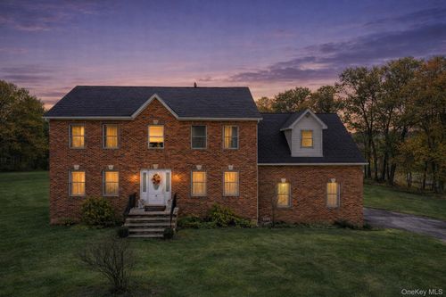 7 Angelas Way, Goshen, NY, 10924-6431 | Card Image