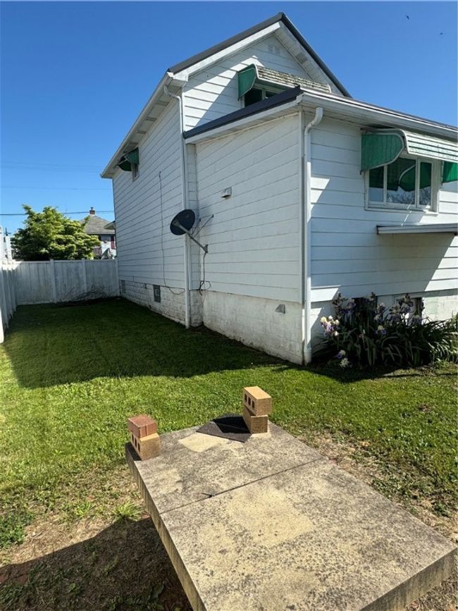 108 Franklin Ave, House other with 2 bedrooms, 2 bathrooms and null parking in Bobtown PA | Image 4