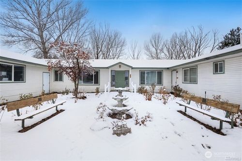 715 Locust St, Omak, WA, 98841-9524 | Card Image