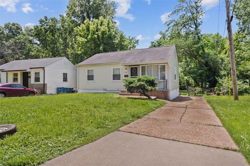 270 Estridge Rd, Saint Louis, MO, 63137-4125 | Card Image