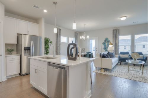 4542 Skywood Ln, Nashville, TN, 37207-3079 | Card Image