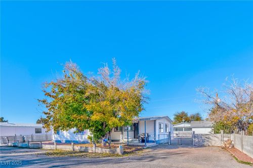 80 Vegas Valley Dr, Pahrump, NV, 89048-5445 | Card Image