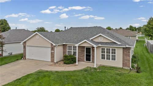 1016 Bristol Dr, Raymore, MO, 64083-9054 | Card Image