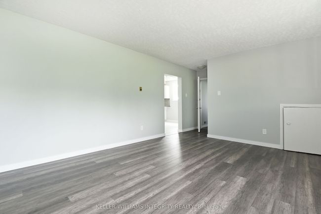 384 Tremblay Rd, Home with 5 bedrooms, 2 bathrooms and 6 parking in Ottawa ON | Image 14
