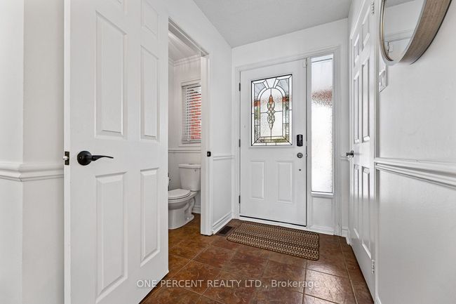 15 Sunshade Pl, House other with 3 bedrooms, 2 bathrooms and 4 parking in Brampton ON | Image 4
