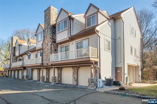 119 Woods Edge Dr, Succasunna, NJ, 07876-1278 | Card Image