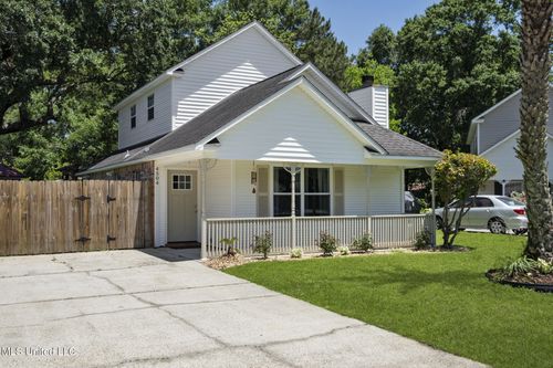 4504 Magnolia Cv E, D'Iberville, MS, 39540-4640 | Card Image