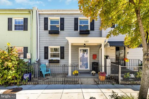 1651 11th Pl Ne, WASHINGTON, DC, 20002-2303 | Card Image